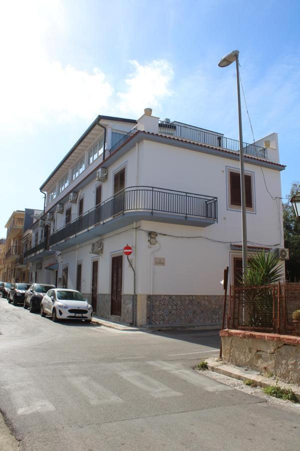La Stanza Vicino Al Mare , Una Camera Da Letto E Bagno Con Balcone Vista Mare Διαμέρισμα Balestrate Εξωτερικό φωτογραφία
