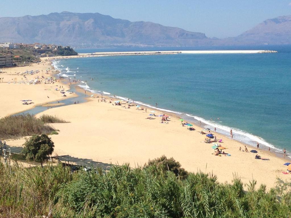 La Stanza Vicino Al Mare , Una Camera Da Letto E Bagno Con Balcone Vista Mare Διαμέρισμα Balestrate Εξωτερικό φωτογραφία