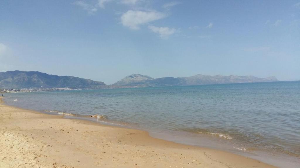 La Stanza Vicino Al Mare , Una Camera Da Letto E Bagno Con Balcone Vista Mare Διαμέρισμα Balestrate Εξωτερικό φωτογραφία