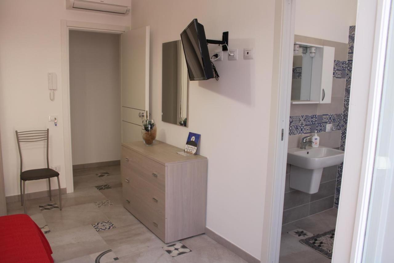 La Stanza Vicino Al Mare , Una Camera Da Letto E Bagno Con Balcone Vista Mare Διαμέρισμα Balestrate Εξωτερικό φωτογραφία